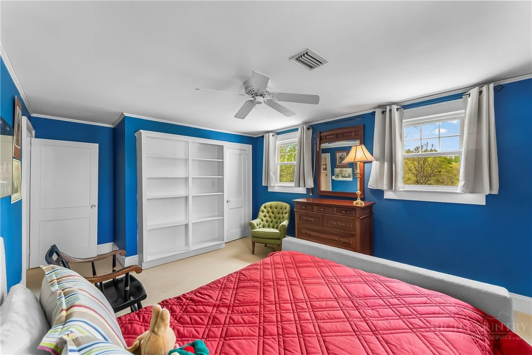 Image number 9 for the current listing