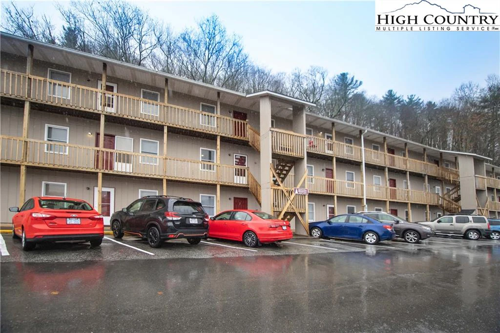 Image number 1 for the current listing