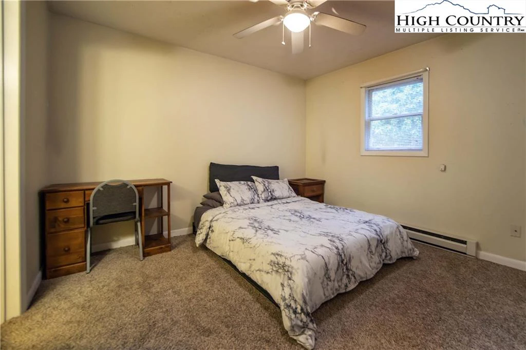 Image number 11 for the current listing