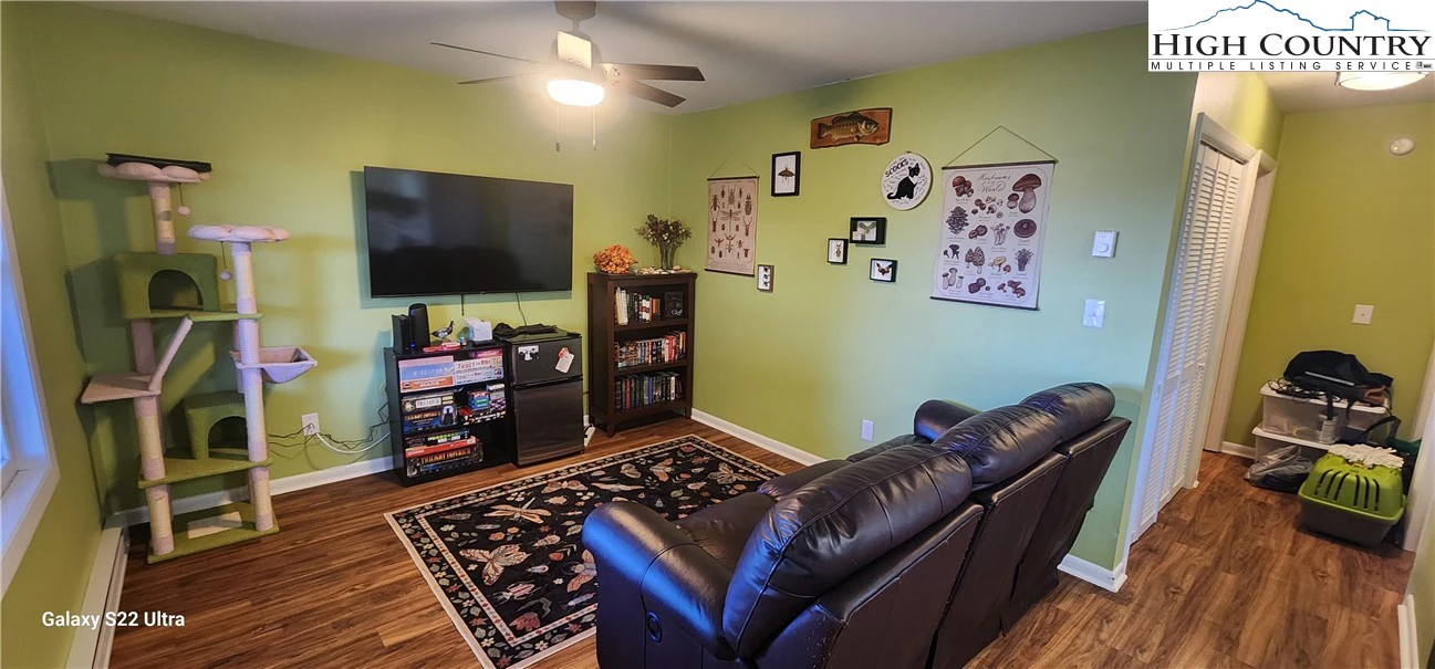 Image number 15 for the current listing