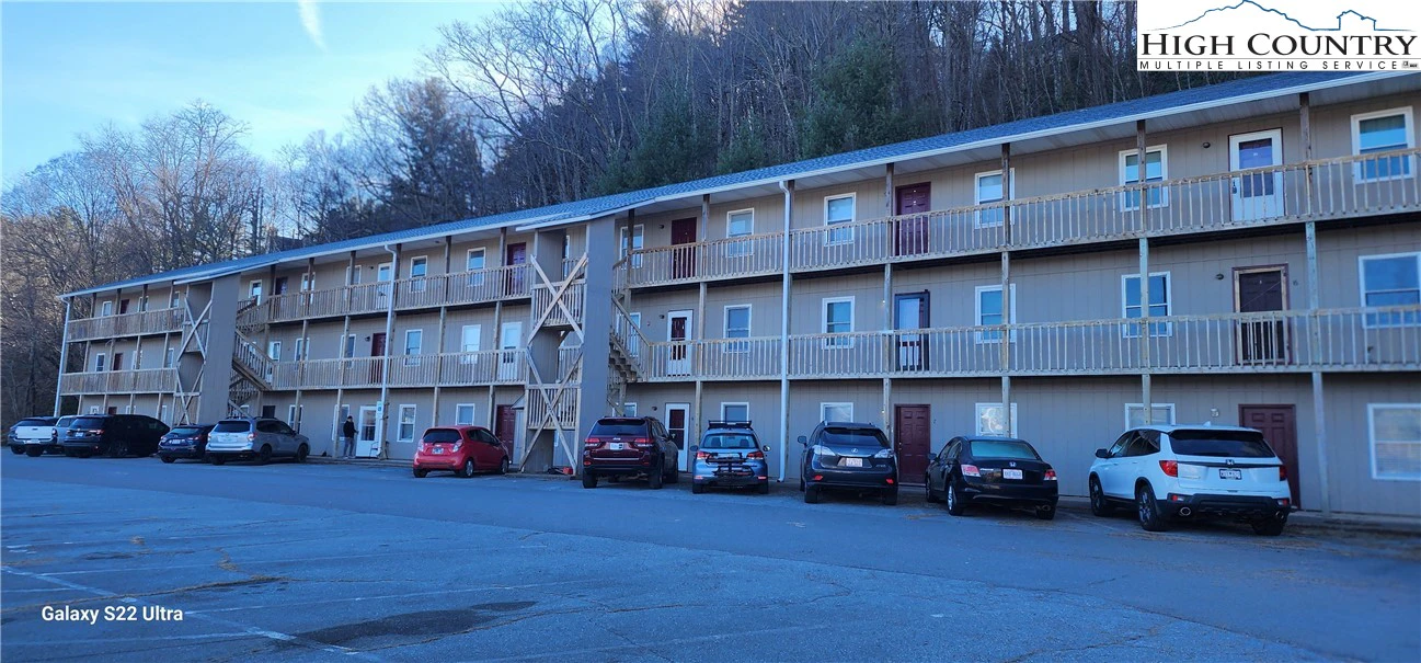Image number 1 for the current listing