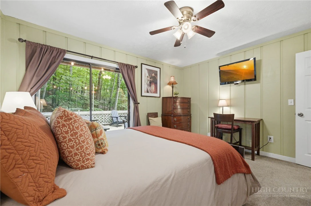 Image number 5 for the current listing