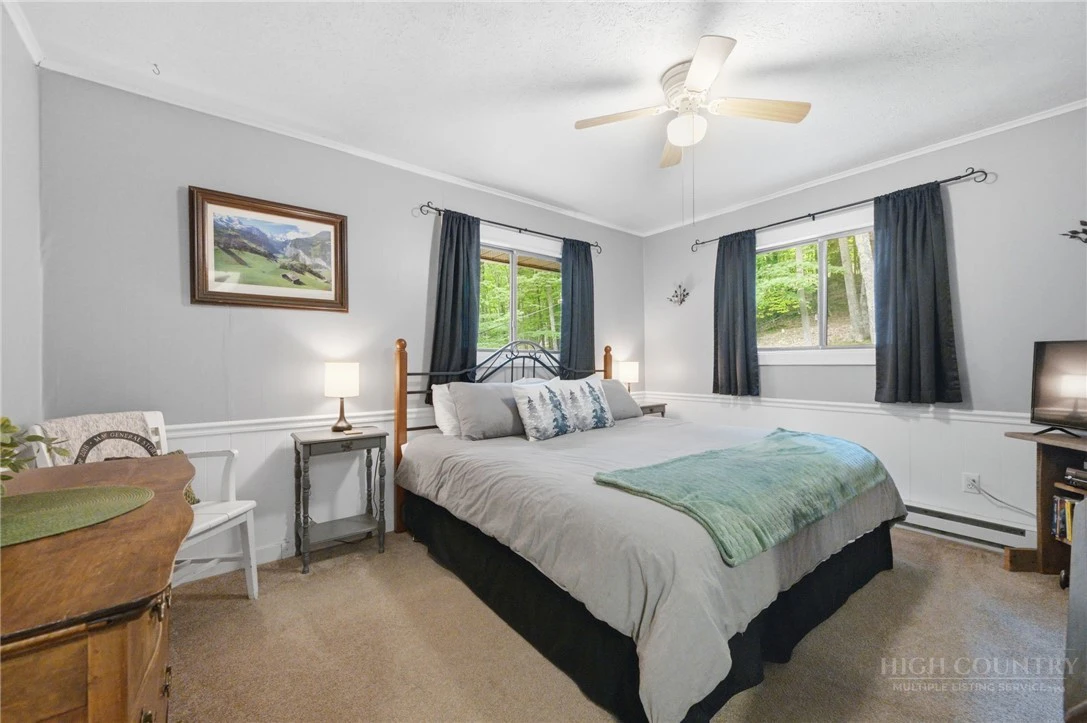 Image number 7 for the current listing