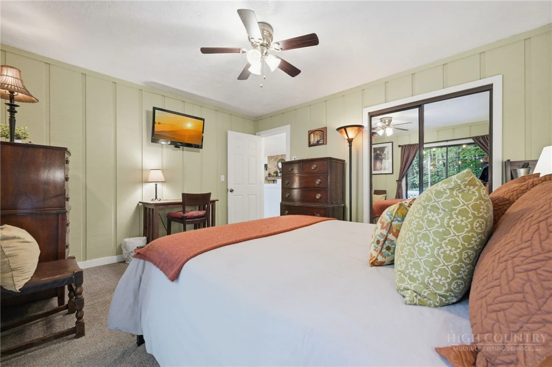 Image number 8 for the current listing