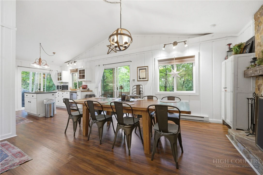 Image number 11 for the current listing