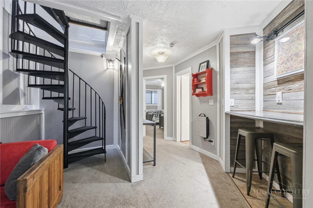 Image number 21 for the current listing