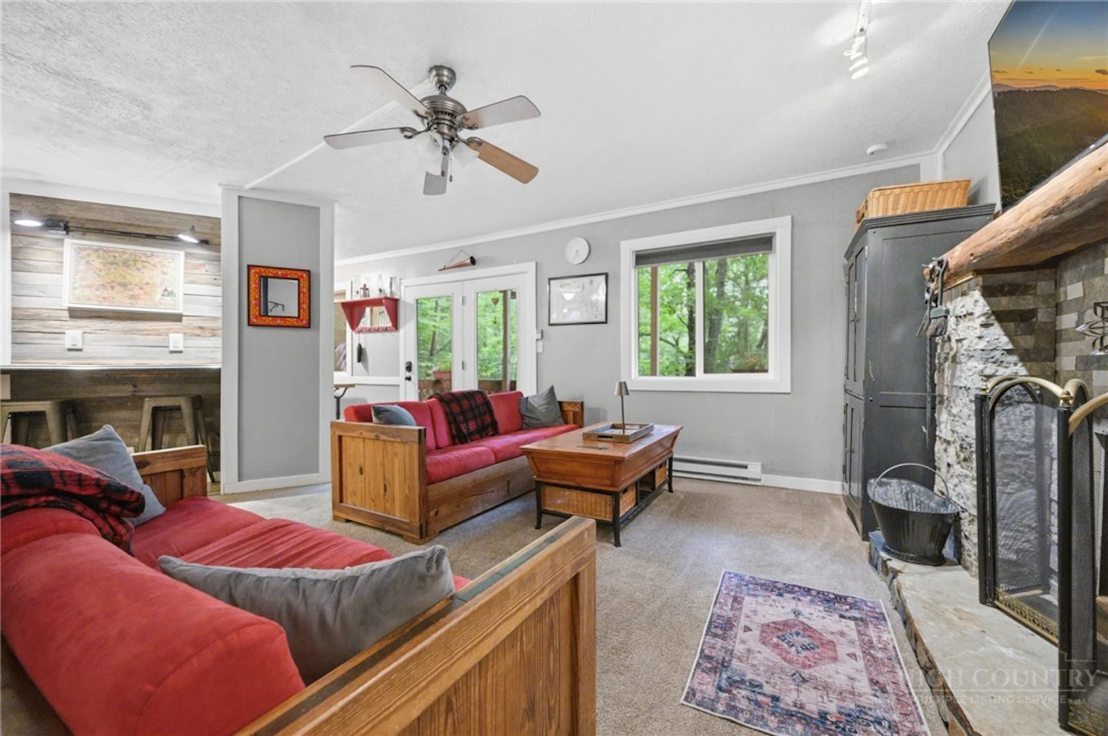 Image number 22 for the current listing