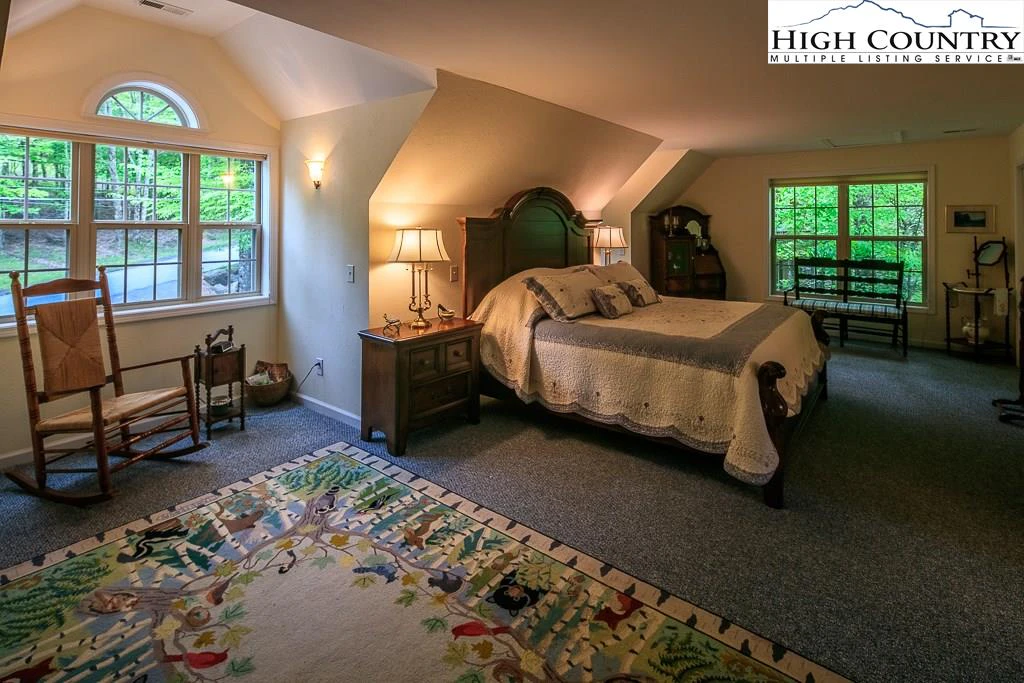 Image number 7 for the current listing