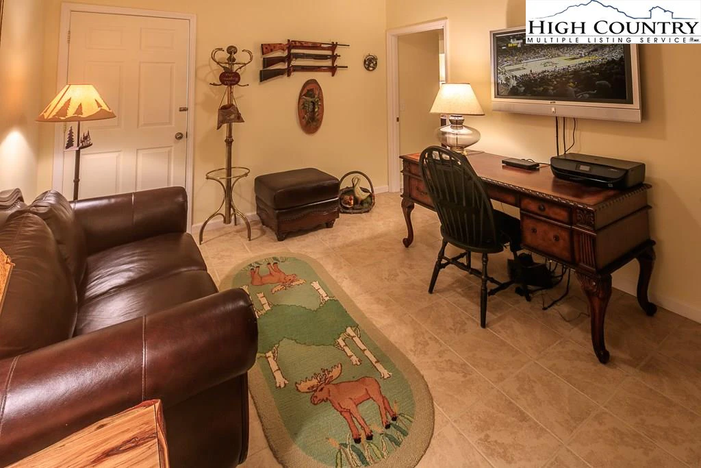 Image number 2 for the current listing