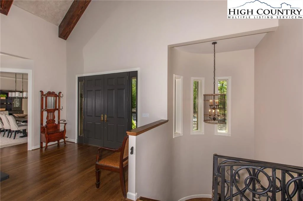 Image number 6 for the current listing