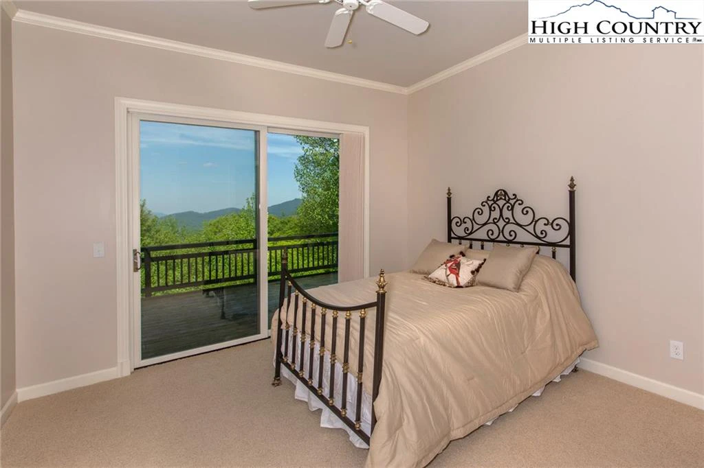 Image number 13 for the current listing