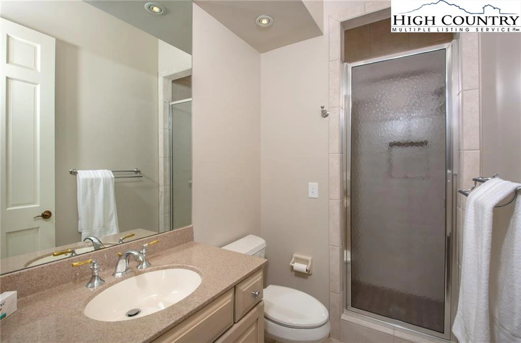 Image number 2 for the current listing