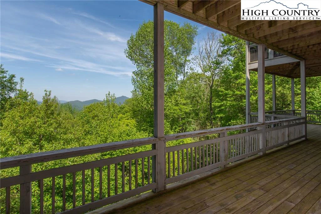 Image number 15 for the current listing