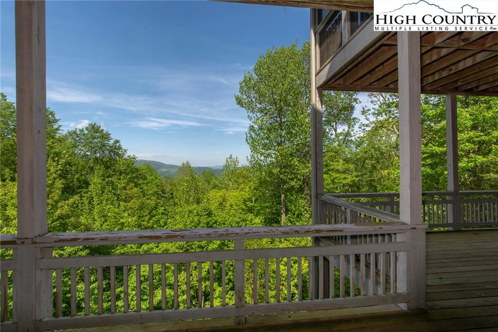 Image number 16 for the current listing
