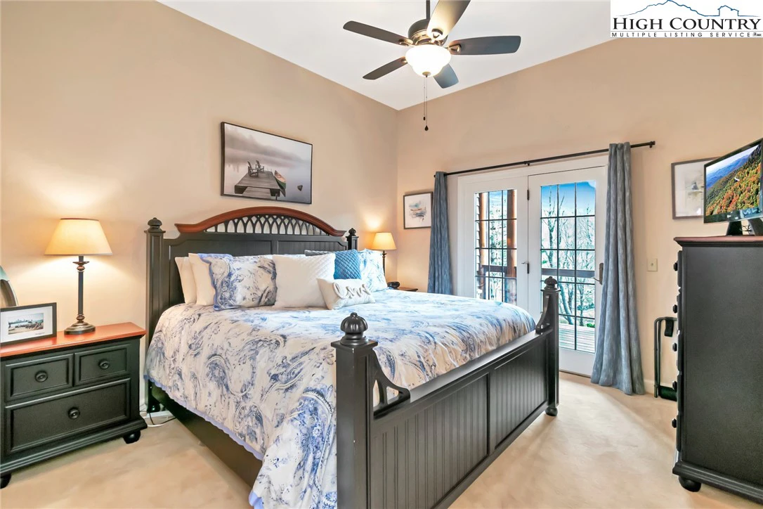 Image number 8 for the current listing