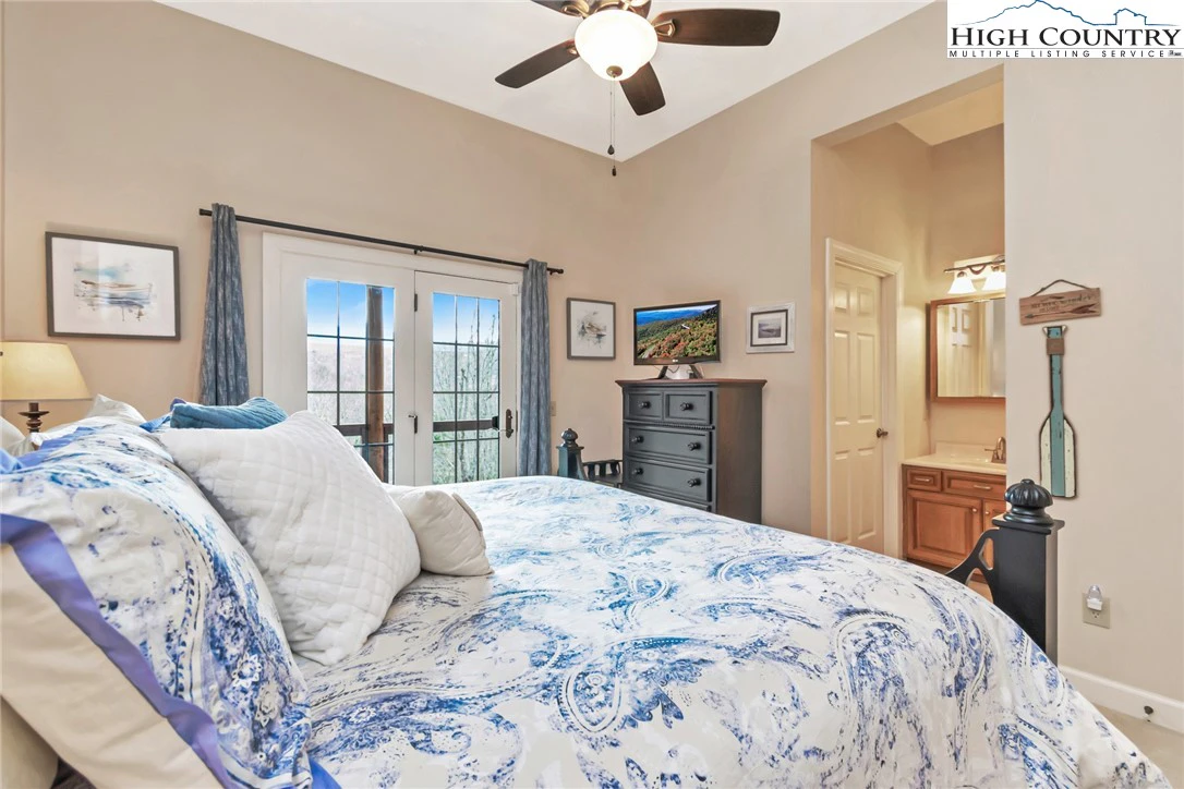 Image number 9 for the current listing