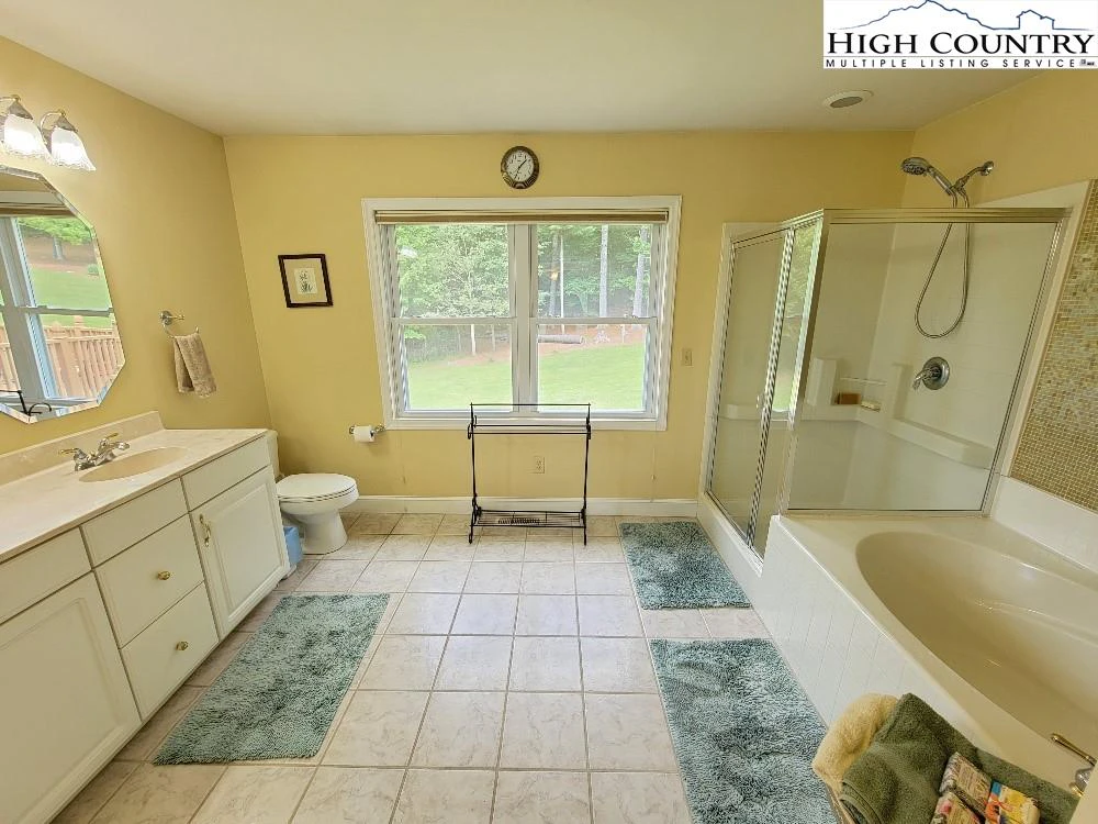 Image number 8 for the current listing