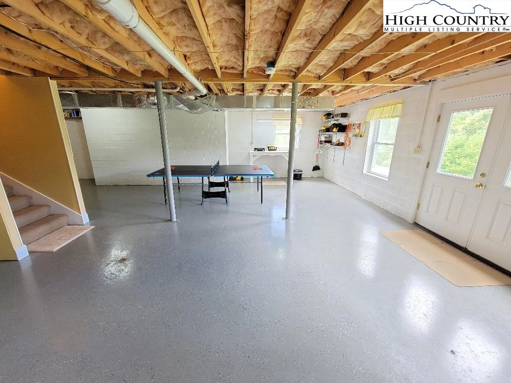 Image number 18 for the current listing