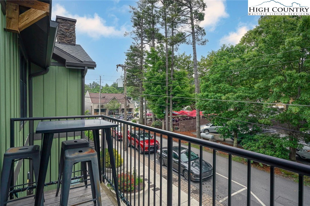 Image number 12 for the current listing