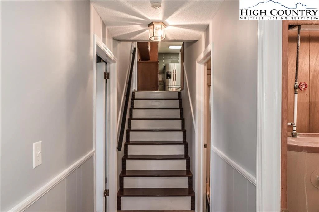 Image number 8 for the current listing