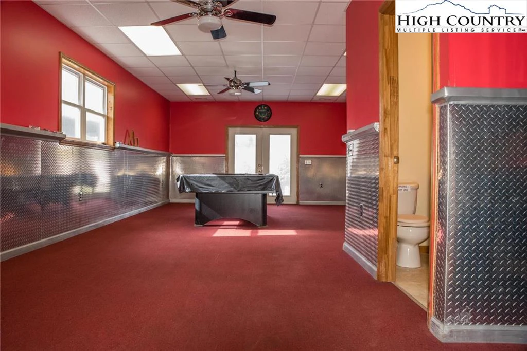 Image number 9 for the current listing