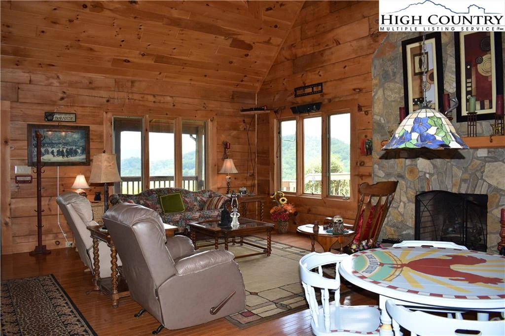 Image number 21 for the current listing