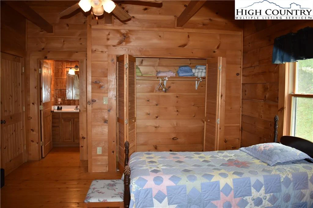 Image number 9 for the current listing