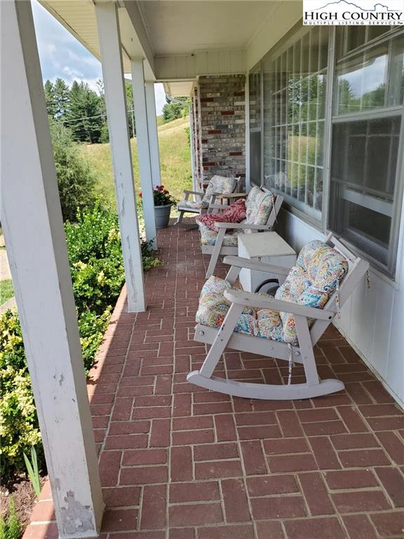 Image number 16 for the current listing