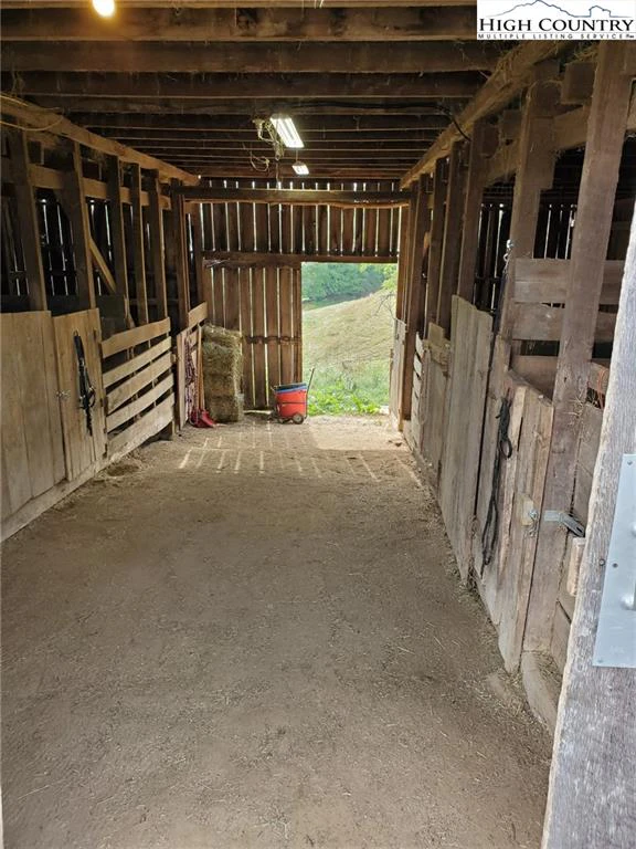 Image number 7 for the current listing