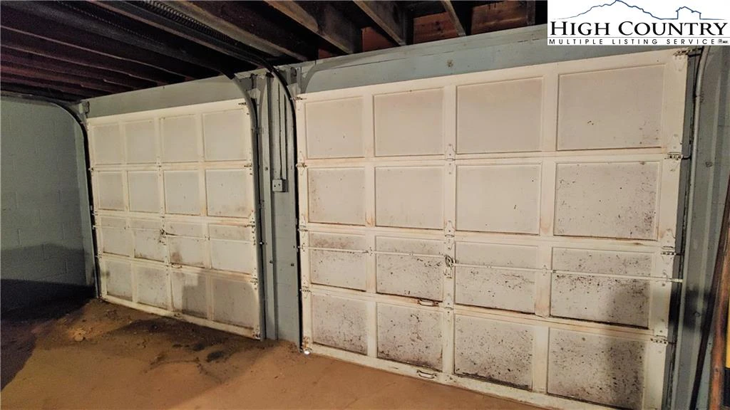 Image number 3 for the current listing