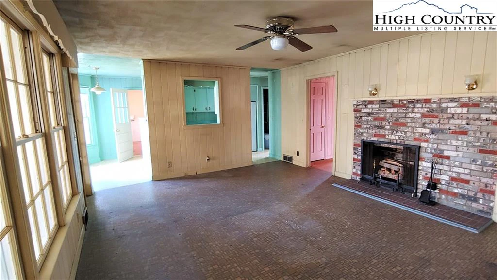 Image number 14 for the current listing