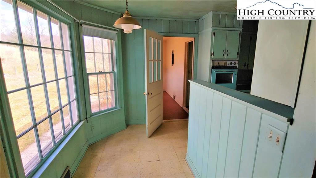 Image number 4 for the current listing