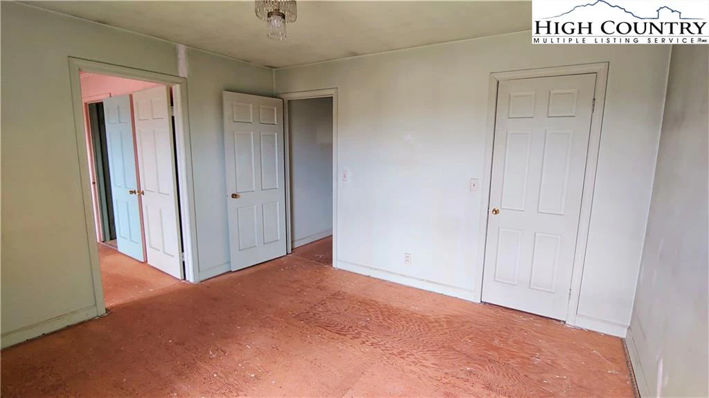 Image number 10 for the current listing