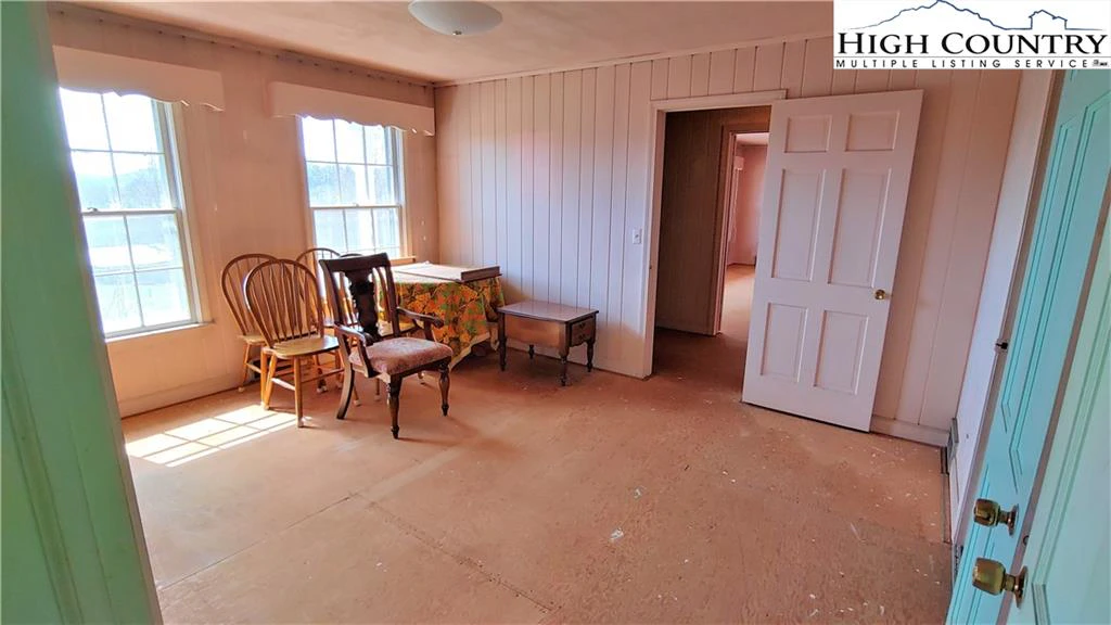 Image number 11 for the current listing