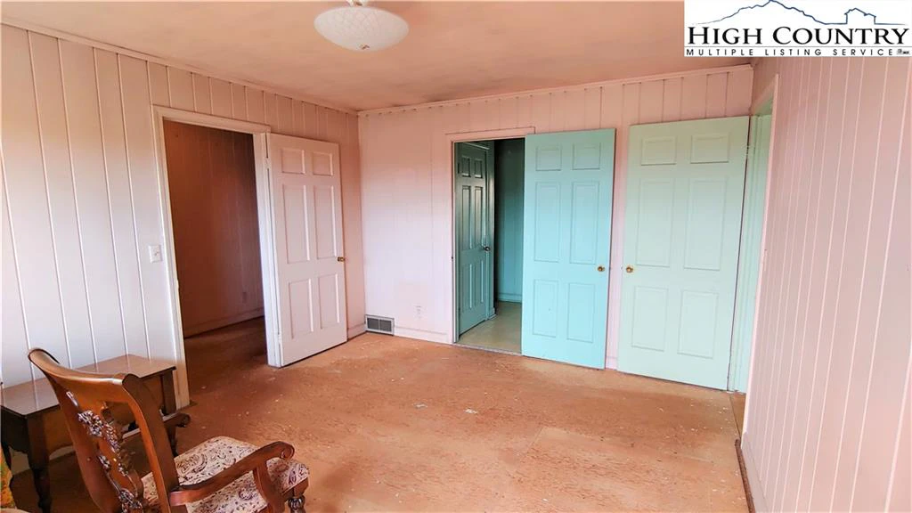 Image number 12 for the current listing