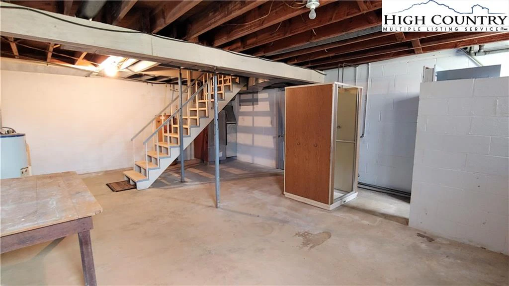 Image number 20 for the current listing