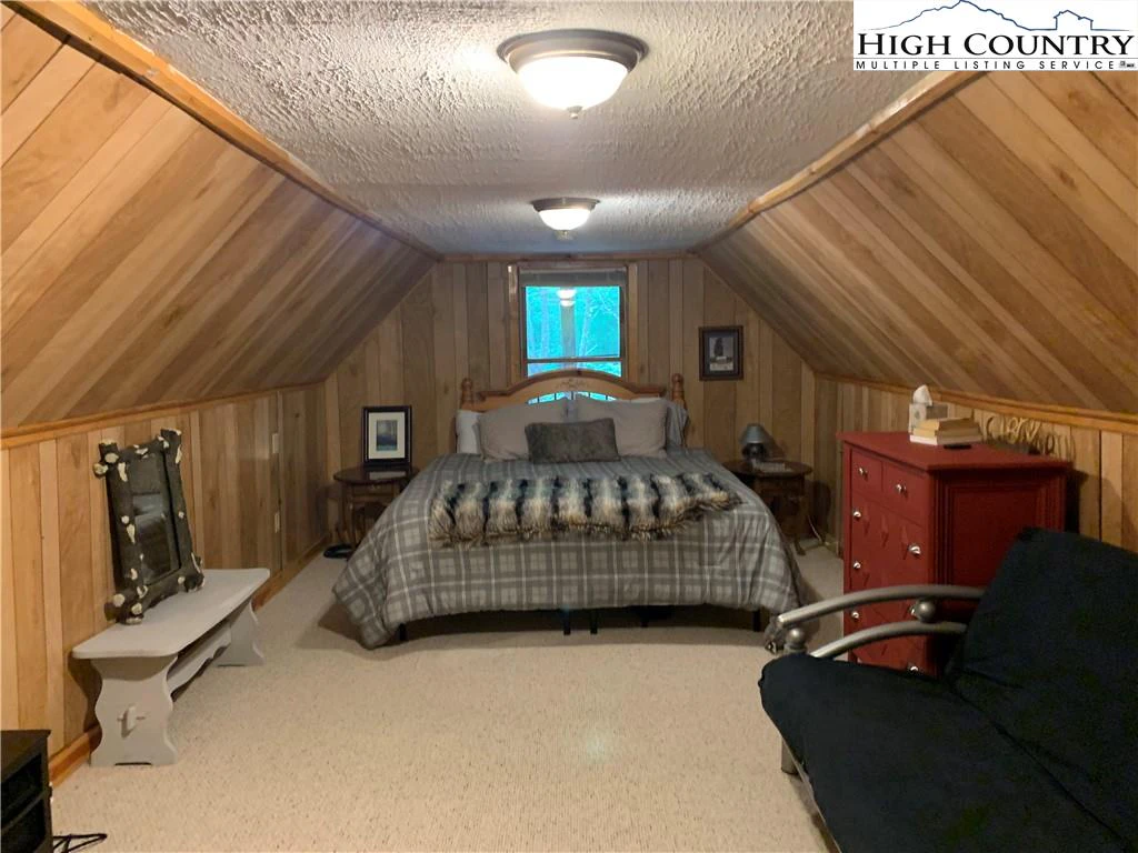 Image number 11 for the current listing