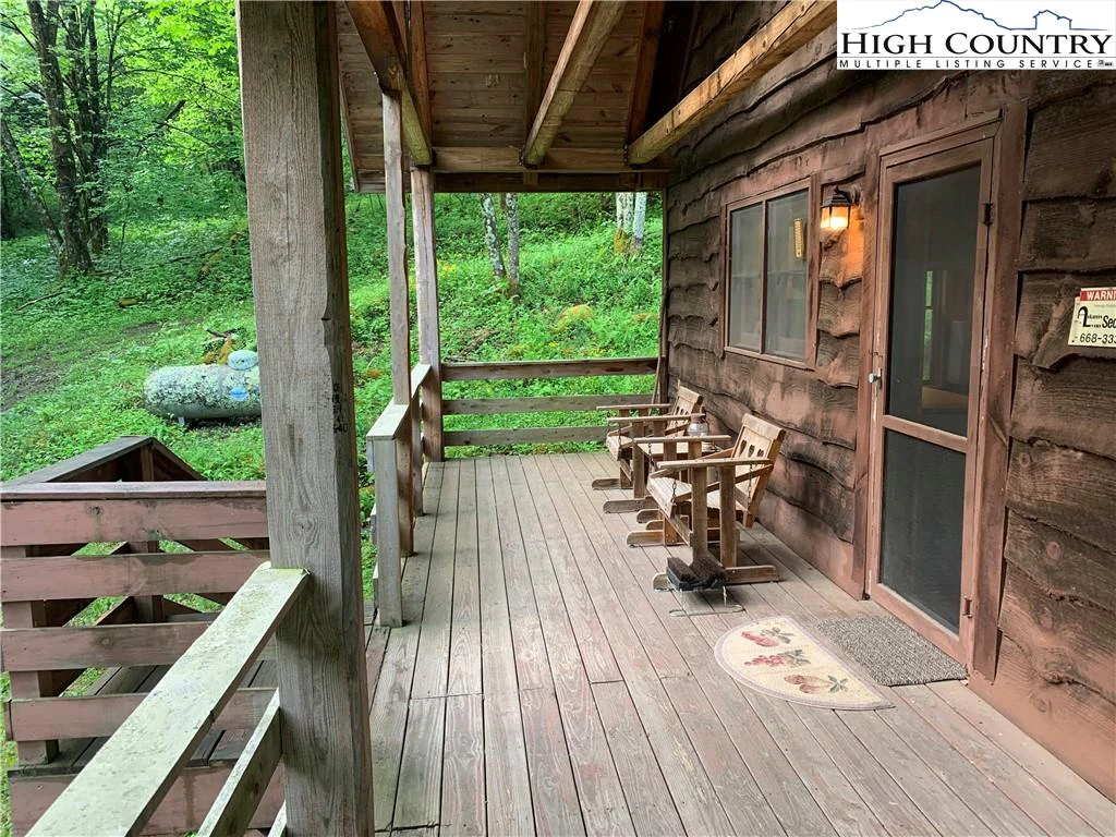 Image number 13 for the current listing