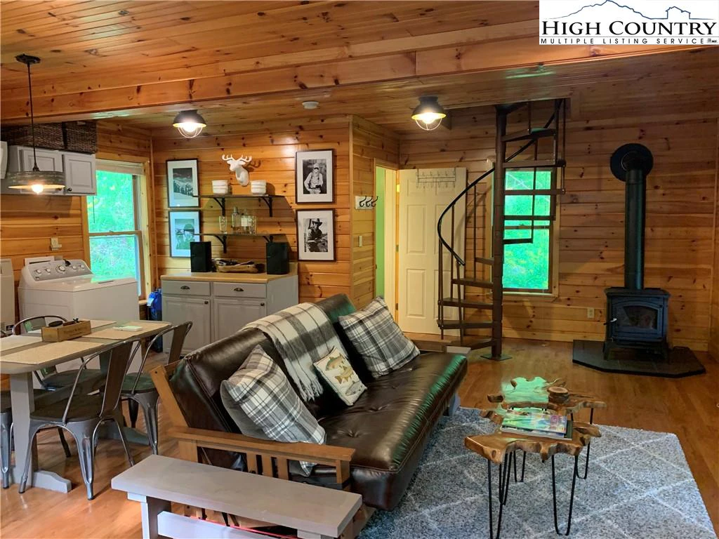 Image number 5 for the current listing