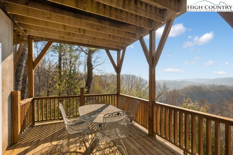Image number 5 for the current listing