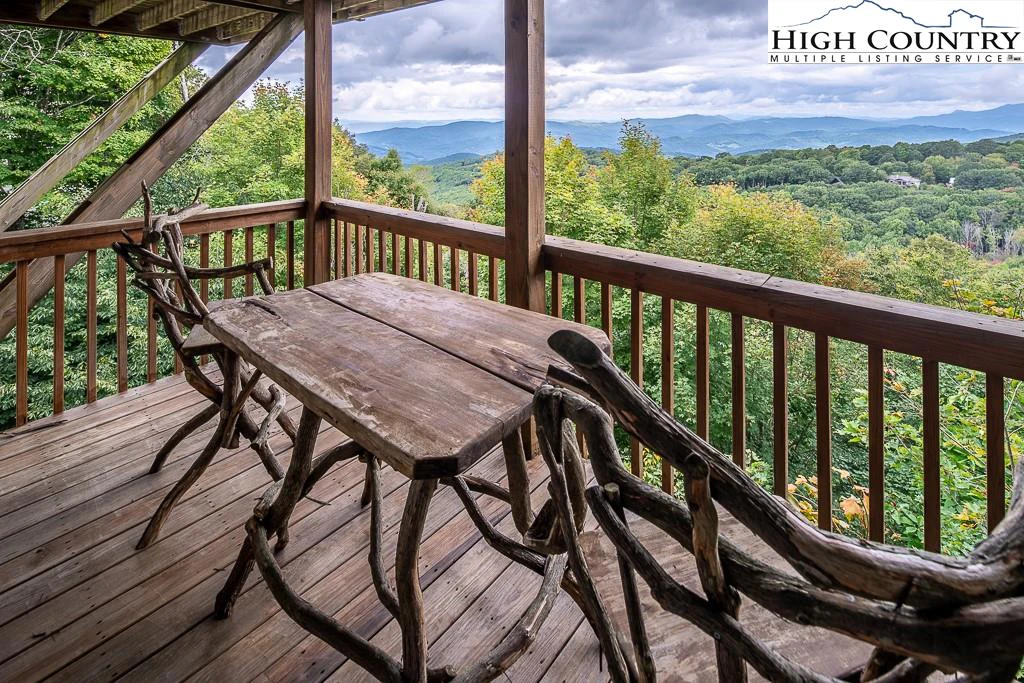 Image number 4 for the current listing