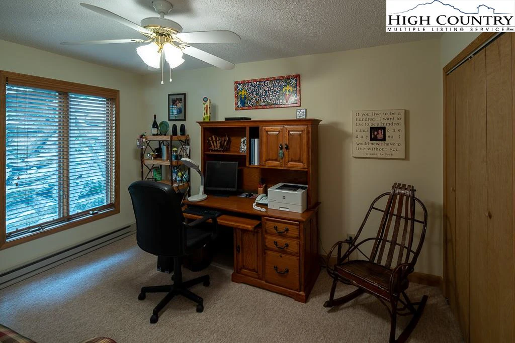 Image number 6 for the current listing