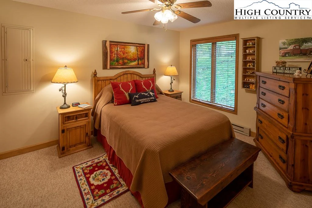 Image number 7 for the current listing