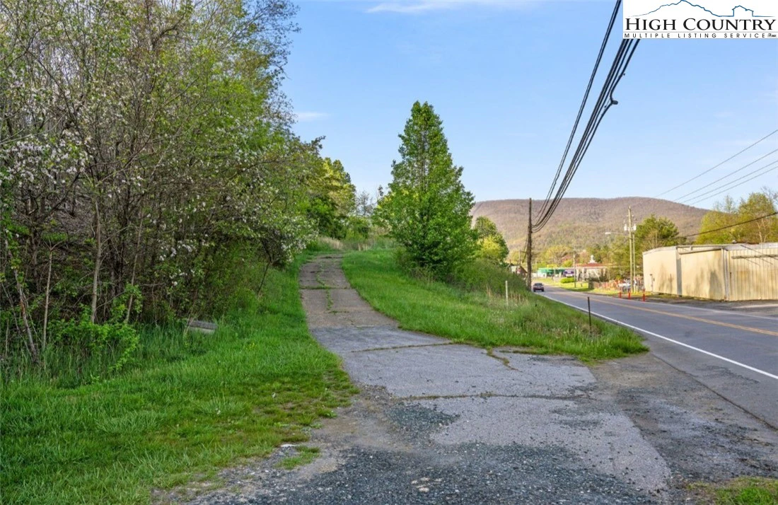 Image number 3 for the current listing