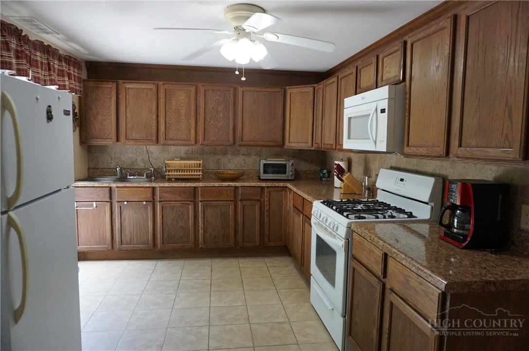 Image number 20 for the current listing