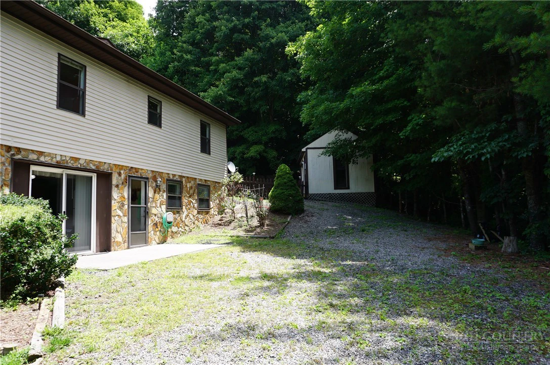 Image number 28 for the current listing