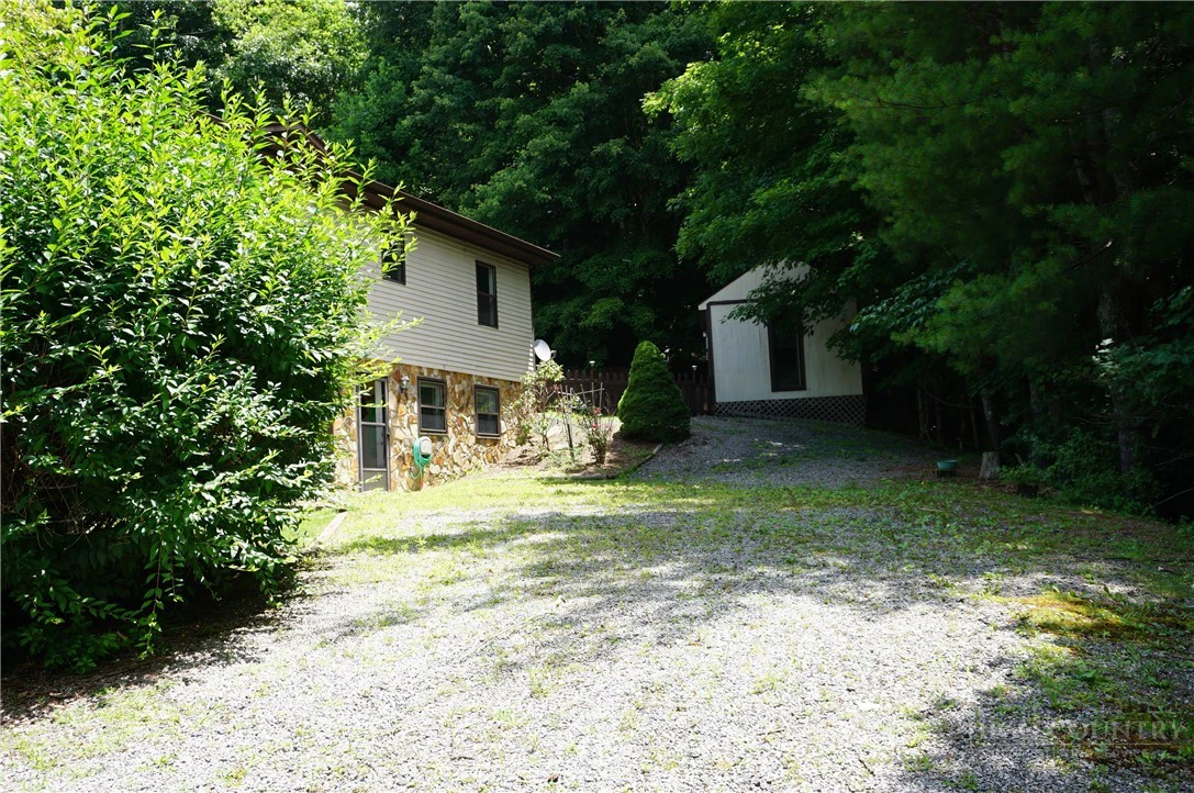 Image number 29 for the current listing