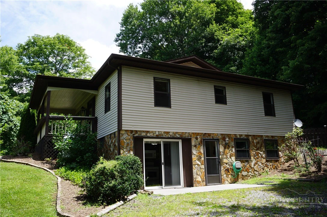 Image number 1 for the current listing
