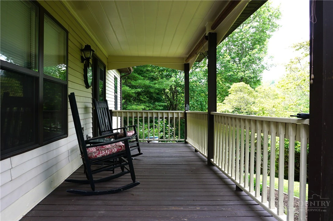 Image number 2 for the current listing
