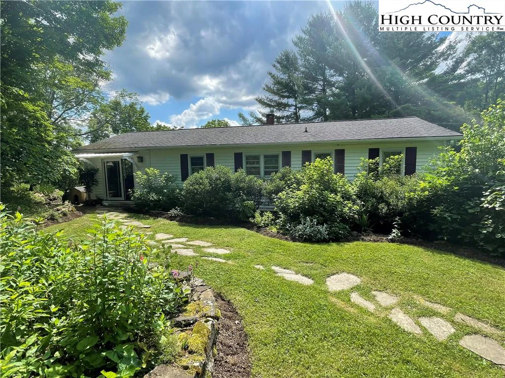 Image number 1 for the current listing